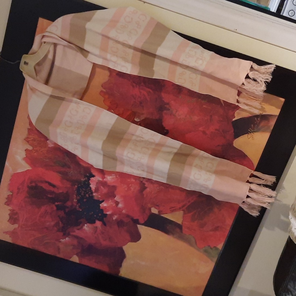 AUTHENTIC GENUINE Guess gorgeous oversize KNIT SCARF SIGNATURE SERIES